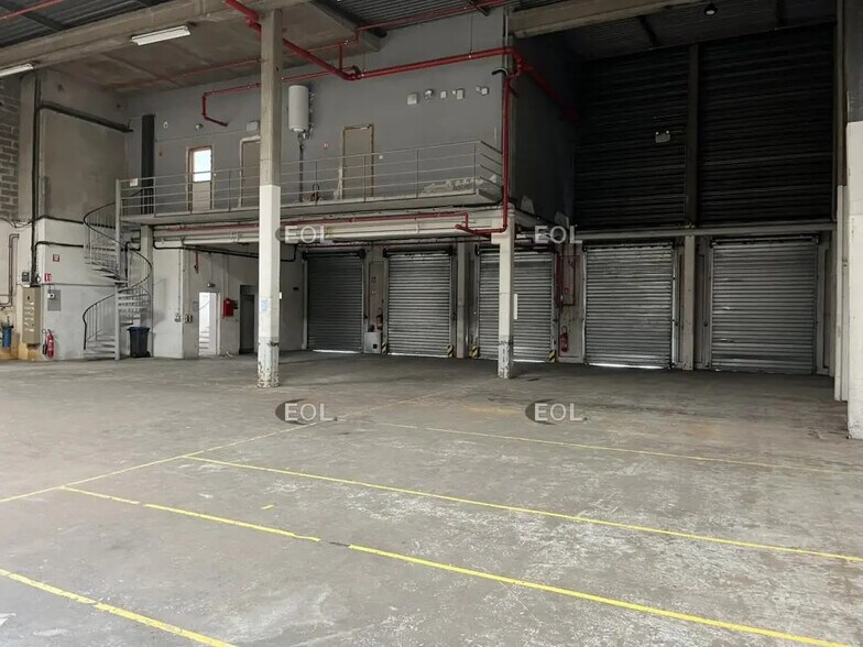 Industrial in Herblay-sur-Seine for lease - Interior Photo - Image 3 of 16