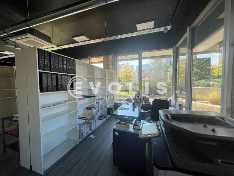 Bureau dans Maisons-Alfort à louer - Photo intérieure - Image 2 de 8