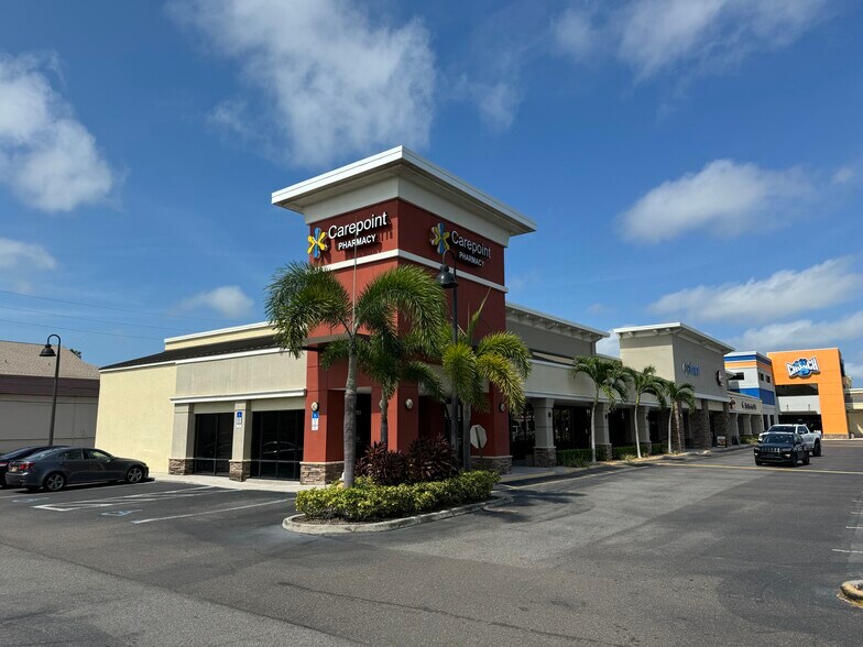 10781 Park Blvd, Seminole, FL à louer - Photo du bâtiment - Image 1 de 12