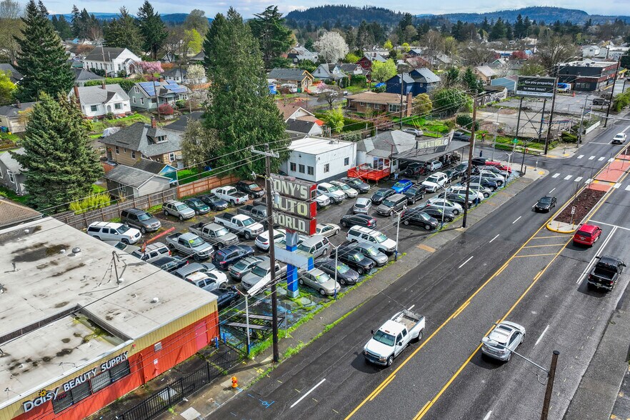 150 SE 82nd Ave, Portland, OR for sale - Building Photo - Image 2 of 21