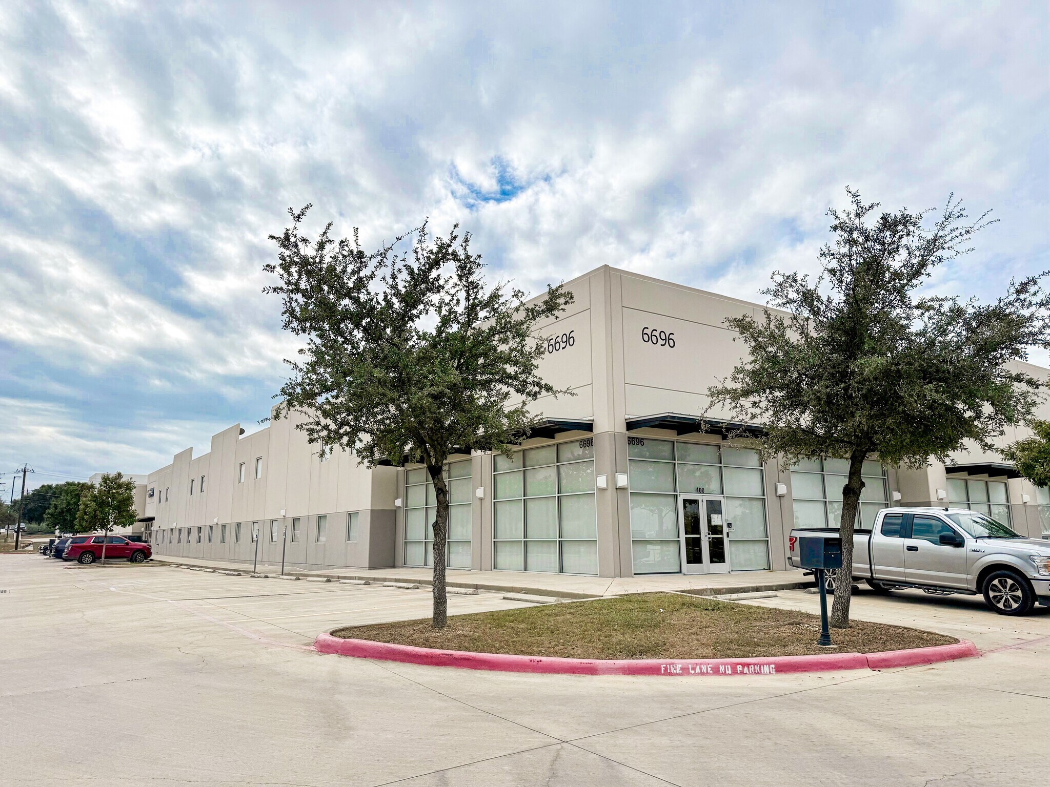 6696 Tri County Pky, Schertz, TX à louer Photo principale- Image 1 de 9