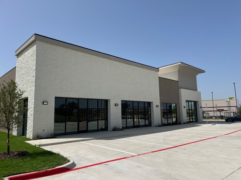 4049 Huffines blvd, Carrollton, TX à louer - Photo du bâtiment - Image 2 de 7