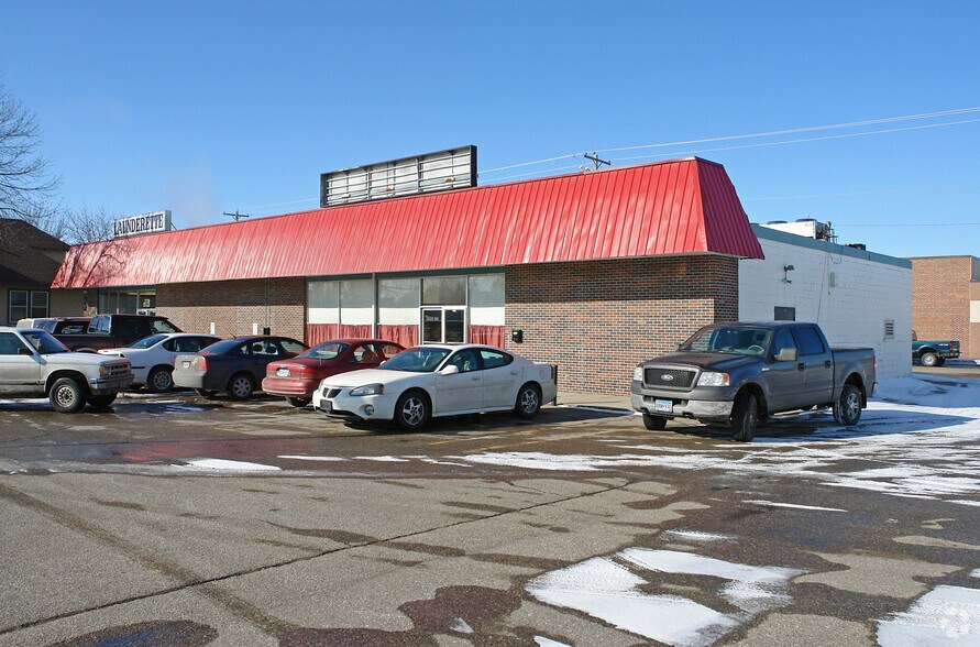 916 Litchfield Ave SW, Willmar, MN for sale - Primary Photo - Image 1 of 6