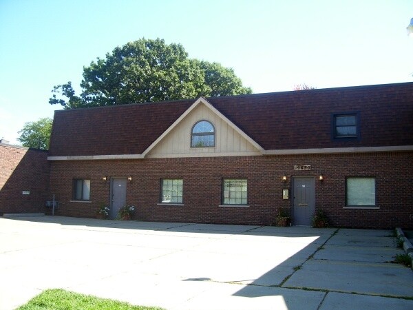 19650 Harper Ave, Grosse Pointe Woods, MI à vendre Photo principale- Image 1 de 12