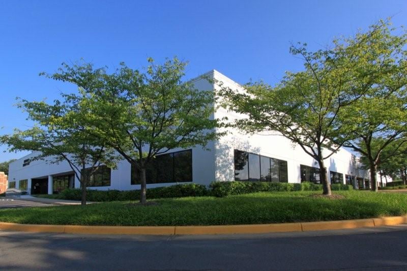4500 Southgate Pl, Chantilly, VA à louer - Photo du bâtiment - Image 2 de 3