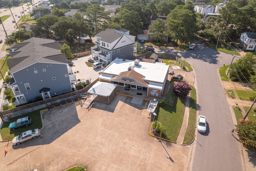 3745 Shore Dr, Virginia Beach, VA for sale - Building Photo - Image 1 of 24