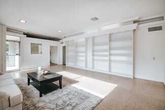 Plus de détails pour 305 N Laurent St, Victoria, TX - Local d'activités à louer