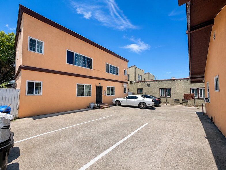 1073 Hoffman Ave, Long Beach, CA à vendre - Photo du bâtiment - Image 3 de 7