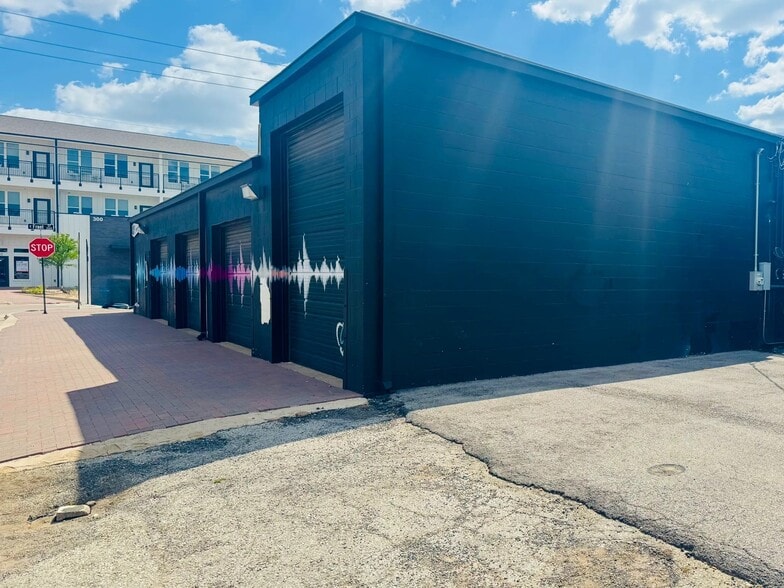 213-215 E Front St, Arlington, TX à louer - Photo du bâtiment - Image 2 de 4