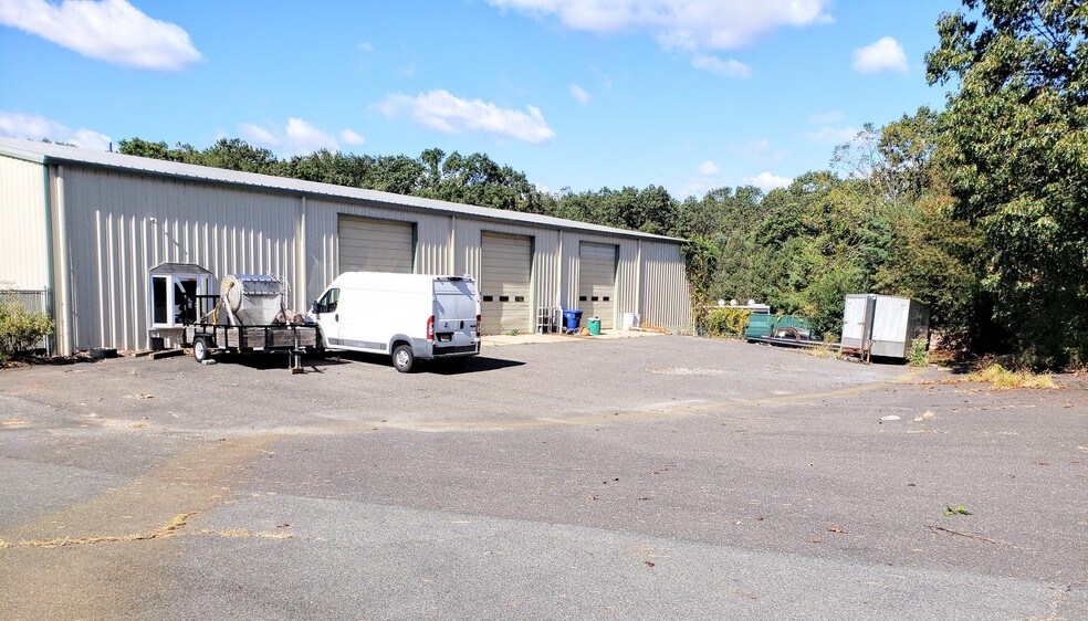 141 Cooper Rd, West Berlin, NJ à louer - Photo du bâtiment - Image 3 de 5