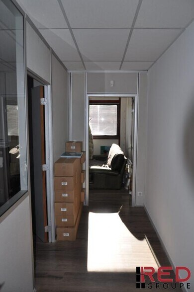Office in Meyreuil for lease - Interior Photo - Image 2 of 4