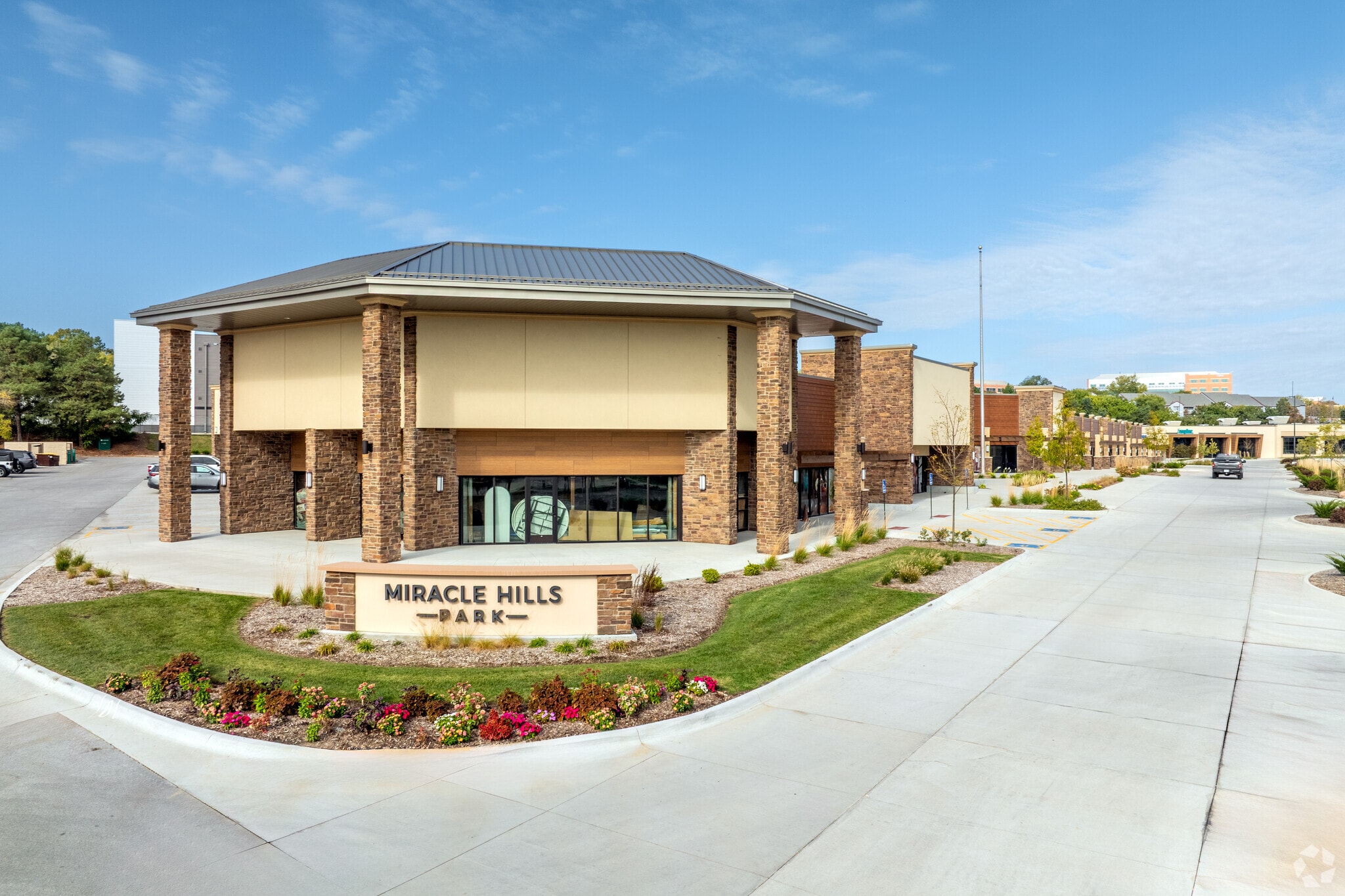 606-780 N 114th St, Omaha, NE for lease Building Photo- Image 1 of 26