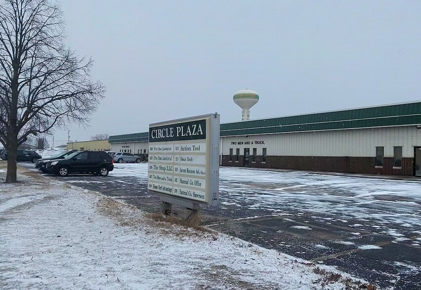 1120-1130 Ashwaubenon St, Green Bay, WI à louer - Photo du bâtiment - Image 3 de 4