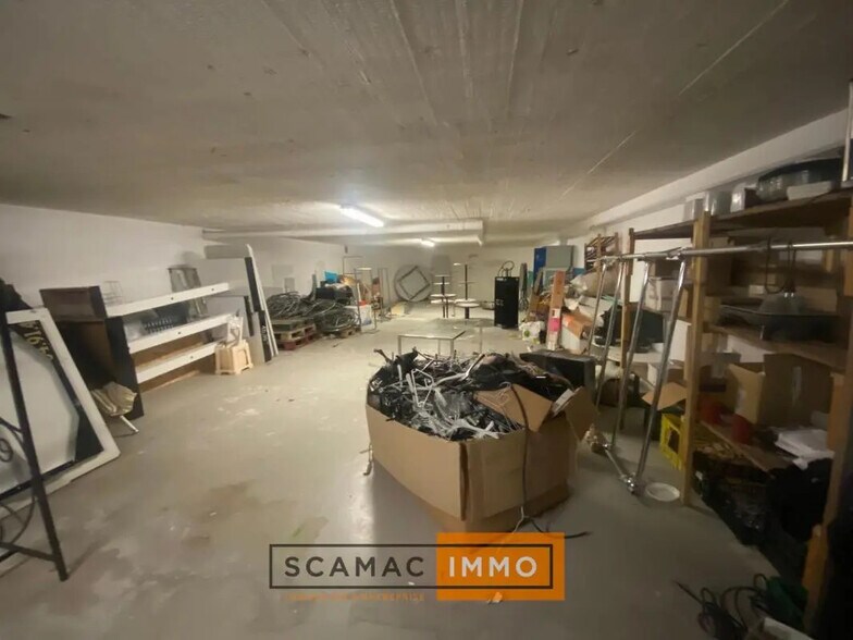 Commerce de détail dans Aix-en-Provence à louer - Photo du bâtiment - Image 2 de 5