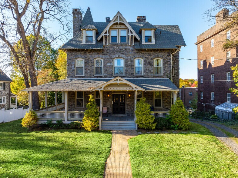 109 Carpenter ln, Philadelphia, PA for sale - Building Photo - Image 2 of 28