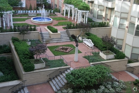 425 8th St NW, Washington, DC for lease Primary Photo- Image 1 of 28