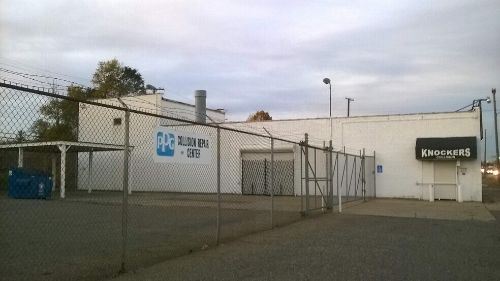 11445 Van Dyke Ave, Detroit, MI à vendre - Photo du bâtiment - Image 2 de 13