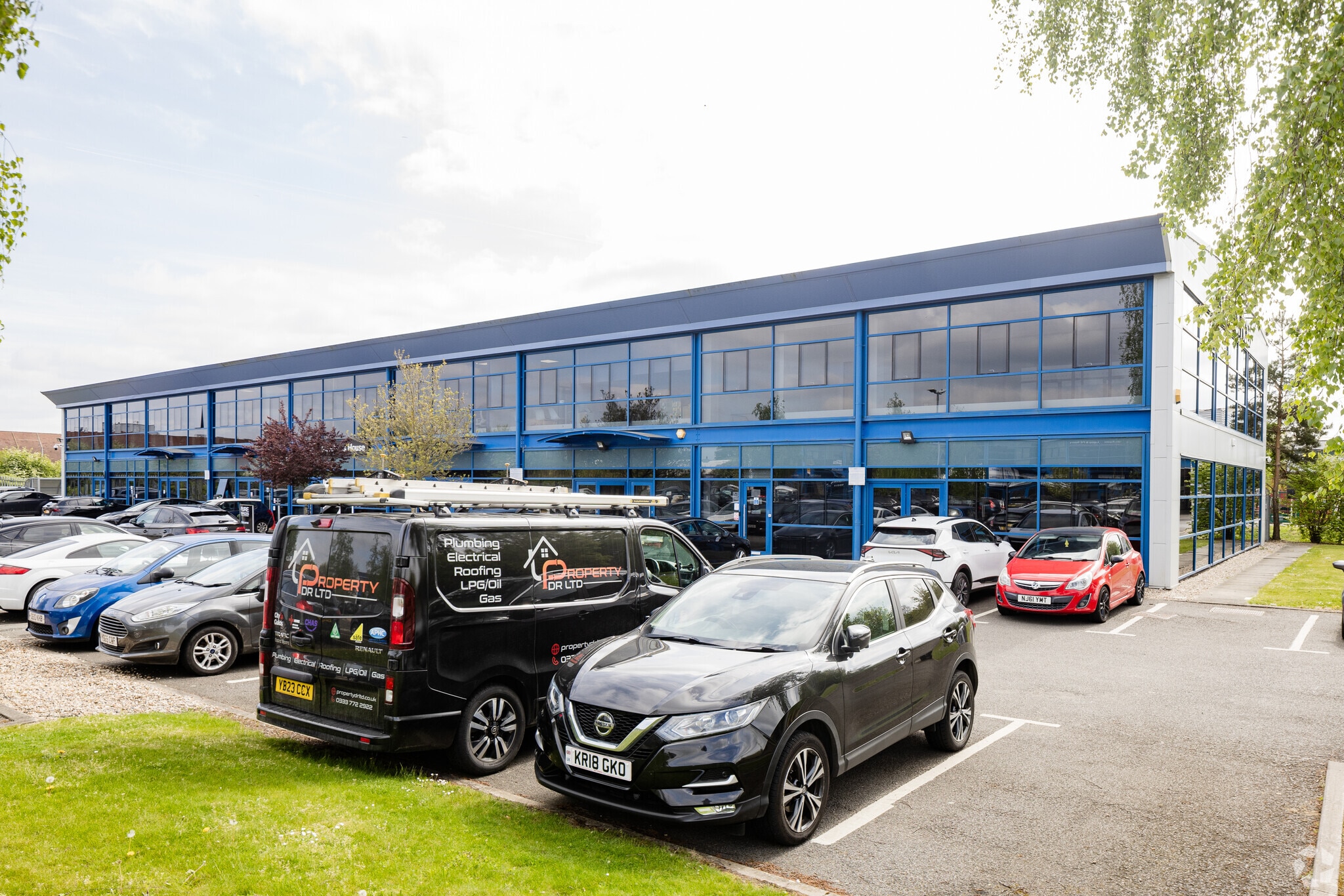 Smeaton Close, Aylesbury for lease Primary Photo- Image 1 of 16