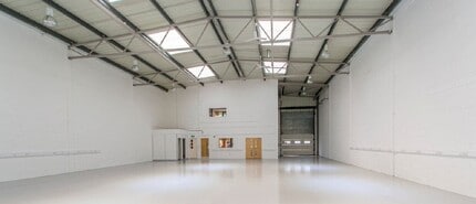 Aztec W, Almondsbury for lease Interior Photo- Image 1 of 8