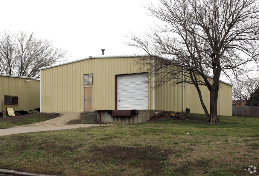 311 SW Santa Fe Ave, Bartlesville, OK à vendre - Photo du bâtiment - Image 1 de 2