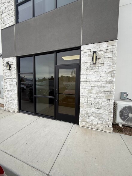 321 W 1300 S, Heber City, UT à louer - Photo du bâtiment - Image 1 de 7