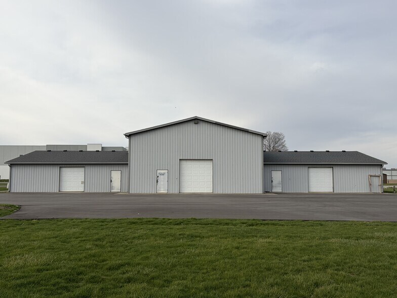 6151 W 400 N, Greenfield, IN à vendre - Photo du bâtiment - Image 3 de 5