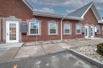 95 Canal Landing Blvd, Rochester, NY for lease Building Photo- Image 1 of 34