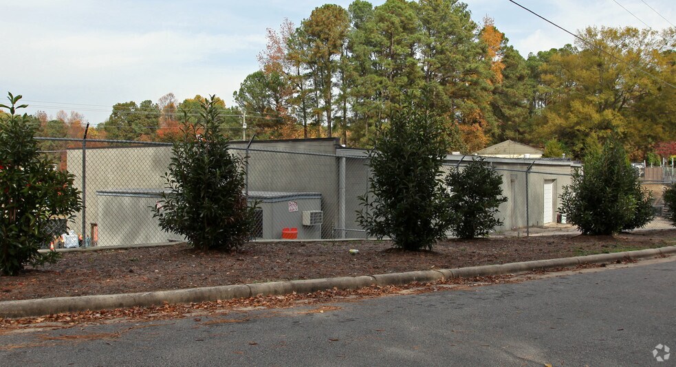 8241-8245 Chapel Hill Rd, Cary, NC à vendre - Photo du bâtiment - Image 3 de 11