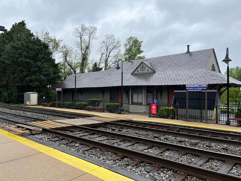 10555 Metropolitan Ave, Kensington, MD à vendre - Photo du bâtiment - Image 2 de 25