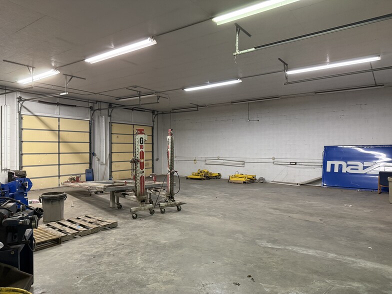 906 Main St, Belpre, OH for lease - Building Photo - Image 2 of 4