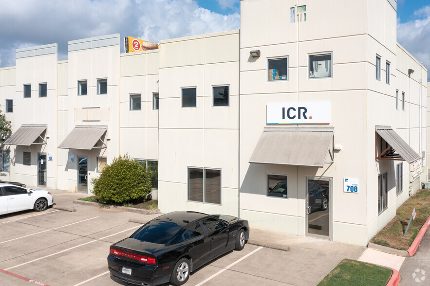 5750 N Sam Houston Pky E, Houston, TX for lease - Building Photo - Image 1 of 7