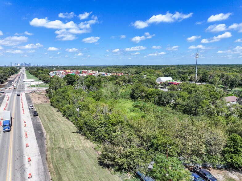 5026 Simpson Stuart Road, Dallas, TX à vendre - Photo du bâtiment - Image 2 de 12
