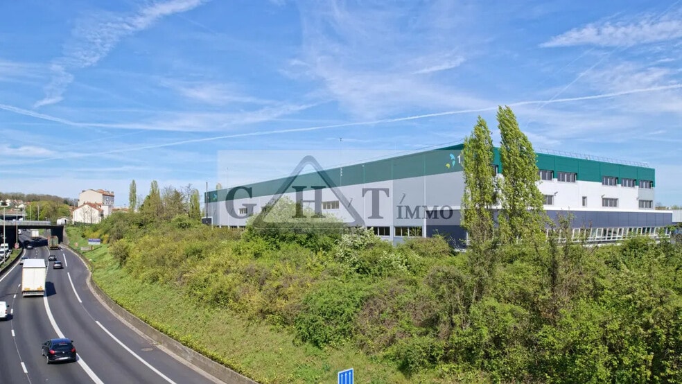 Industrial in Rosny-sous-Bois for lease - Building Photo - Image 3 of 5