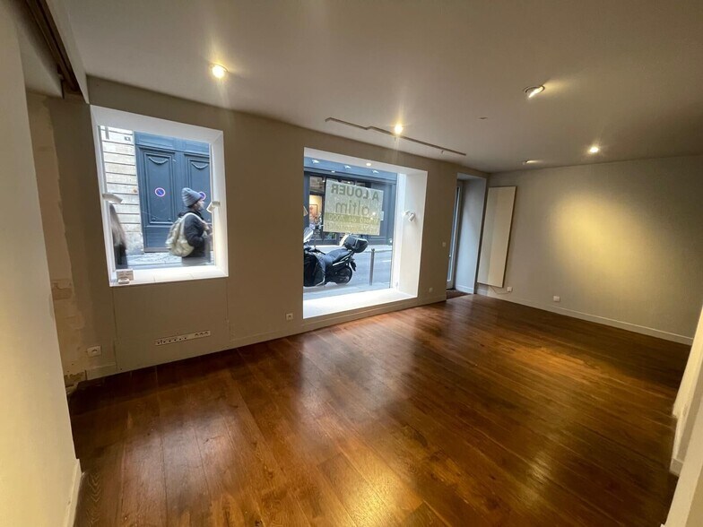 Commerce de détail dans Paris à louer - Photo du bâtiment - Image 2 de 7