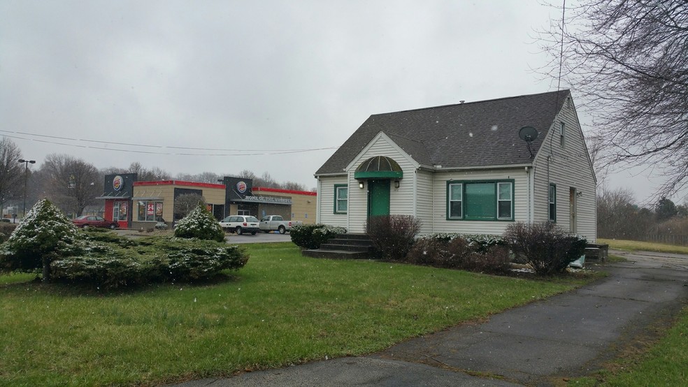 1410 Vernon Odom Blvd, Akron, OH for sale - Primary Photo - Image 1 of 1