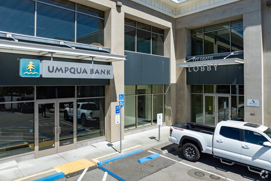 999 Grant Ave, Novato, CA for lease - Building Photo - Image 2 of 4