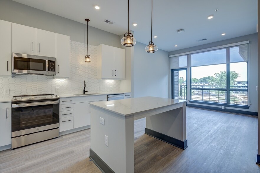 352 S Walker St, Cary, NC à louer - Photo intérieure - Image 2 de 164