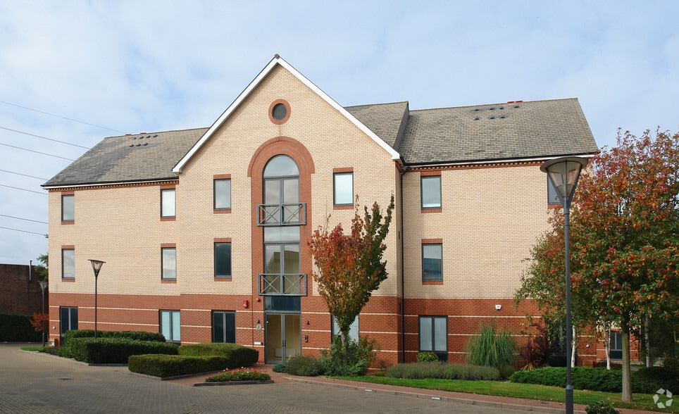 Cowley Mill Rd, Uxbridge for lease - Primary Photo - Image 1 of 3