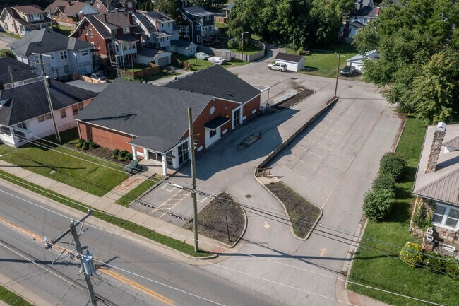 Plus de détails pour 308 W Lexington Ave, Winchester, KY - Bureau à vendre