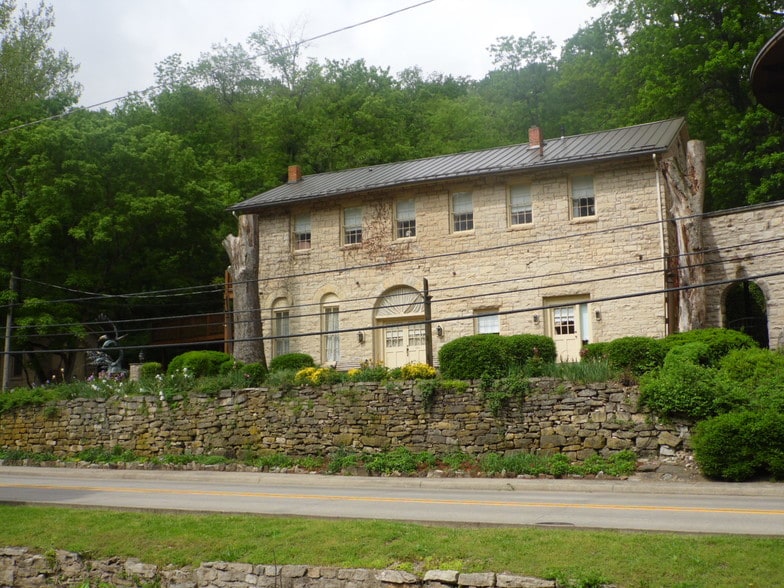 75 Hillside Ave, Eureka Springs, AR à vendre - Photo du bâtiment - Image 2 de 22