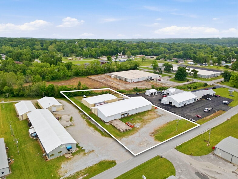 790 10th st, Cassville, MO for sale - Building Photo - Image 2 of 34