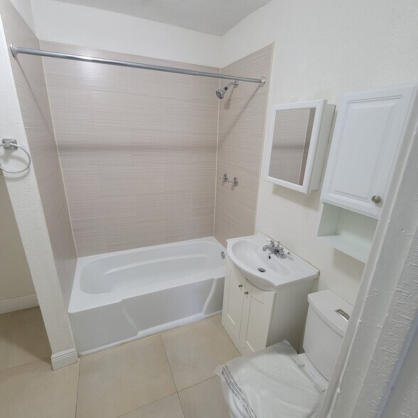 808 NW 19th St, Fort Lauderdale, FL à vendre - Photo du bâtiment - Image 2 de 19