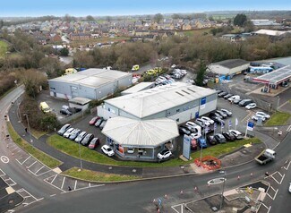 Plus de détails pour Off Methuen Park, Chippenham - Commerce de détail à vendre