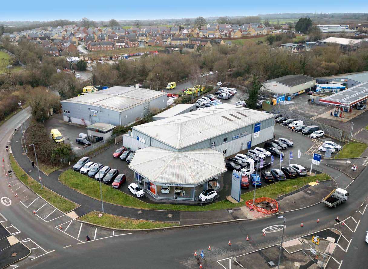 Off Methuen Park, Chippenham for sale Primary Photo- Image 1 of 2