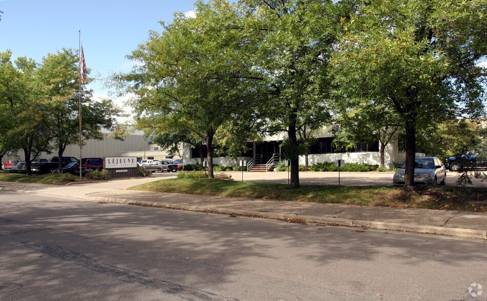 118 W 60th St, Minneapolis, MN for sale - Building Photo - Image 3 of 7