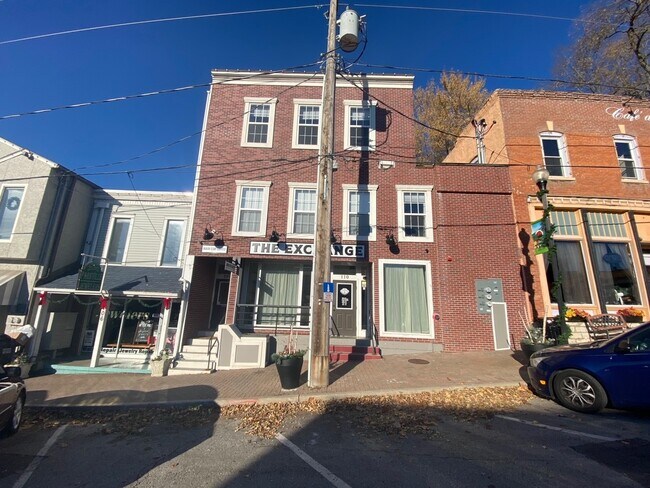 Plus de détails pour 110 Main St, Parkville, MO - Commerce de détail à louer