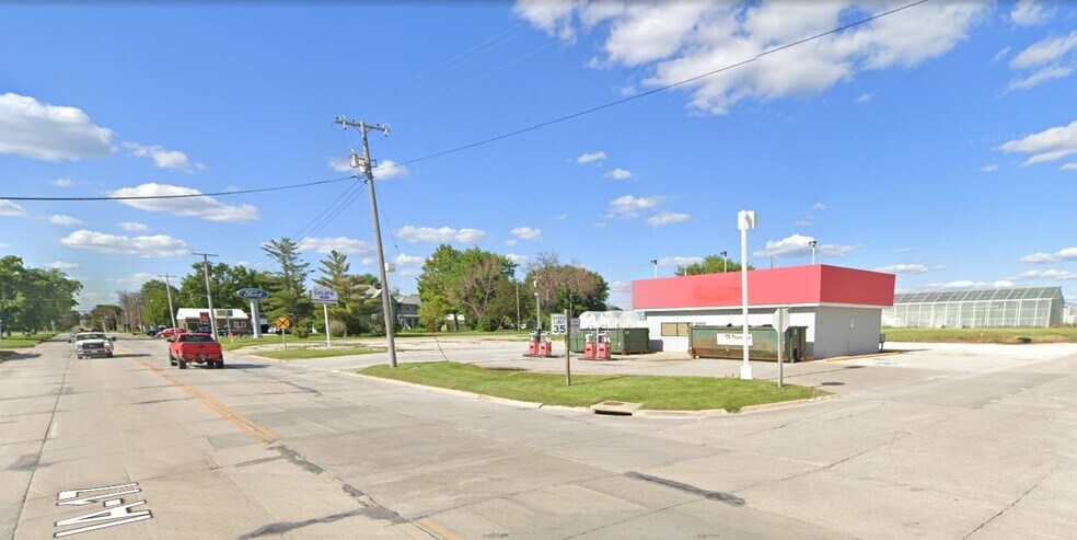 1120 S Commercial Ave, Eagle Grove, IA à vendre - Photo du bâtiment - Image 2 de 2