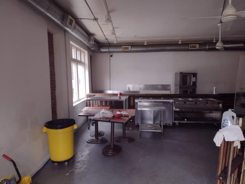 1521 Ralph David Abernathy Blvd SW, Atlanta, GA for lease - Interior Photo - Image 3 of 4