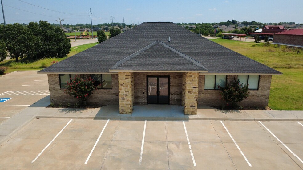 1140 NW 192nd St, Edmond, OK à louer - Photo du bâtiment - Image 3 de 12