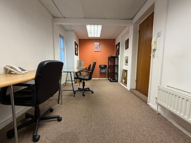 12 Dudley St, Luton for lease - Building Photo - Image 2 of 6